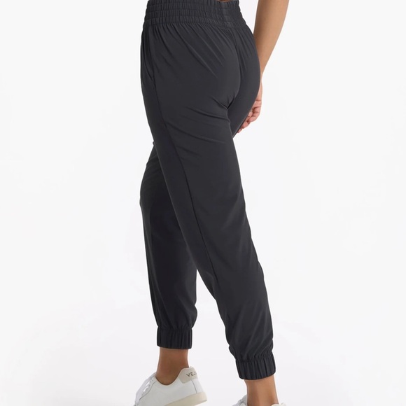 Vuori The Villa Jogger | Black | Size Large - Picture 4 of 9